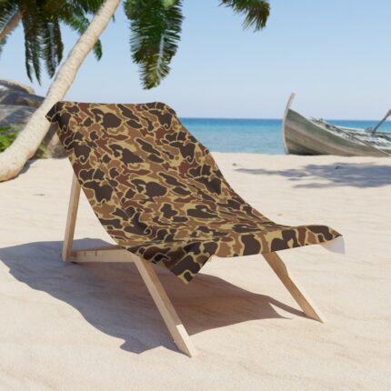 Camo Beach Towel for Outdoor Lovers – Quick-Dry & Stylish || Classic Duck Hunting Camouflage Towel – Lightweight & Versatile